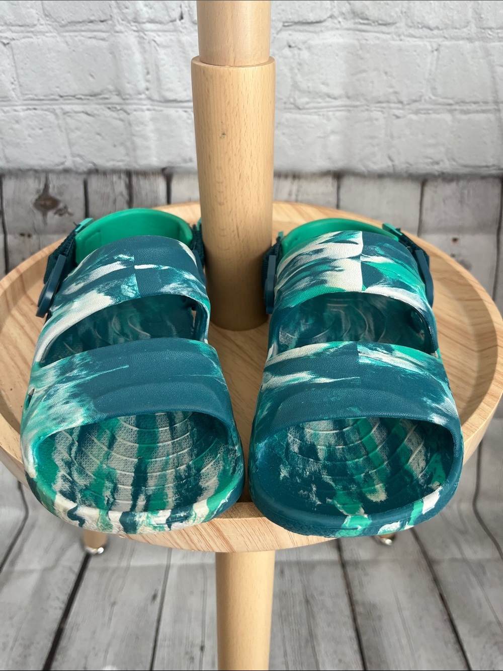 ⭐️⭐️PICK 5 / $20 Rugged Shark Kids Teal Marble Slide Sandals